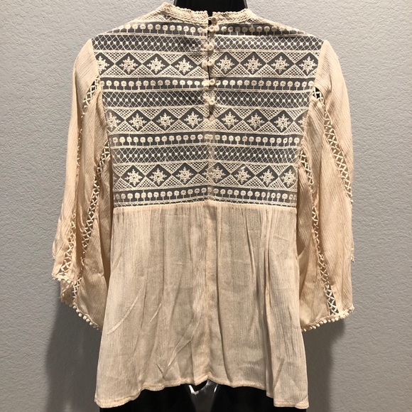 SOLD! Lace Cream Top - Picture 2 of 5